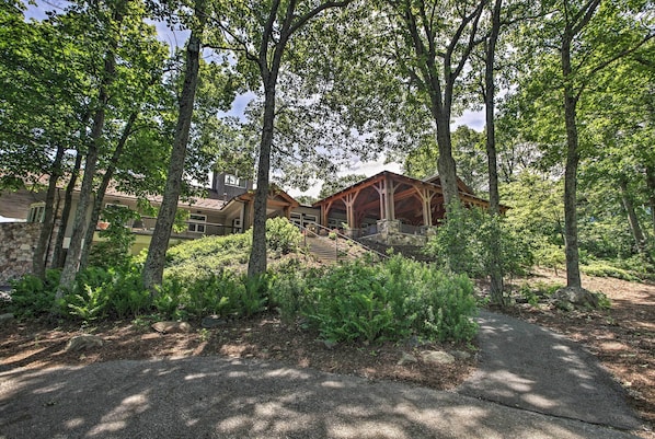 Exterior - Ski-in/ski-out Wintergreen Resort Condo + Hot Tub! (Nellysford)