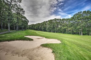 Golf - Ski-in/ski-out Wintergreen Resort Condo + Hot Tub! (Nellysford)