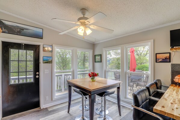 House (3 Bedrooms) | Interior - Deck & Views: Secluded Retreat in Fairview! (Fairview)