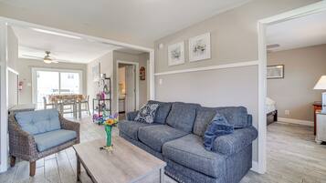 Apartment (2 Bedrooms) | Front of property