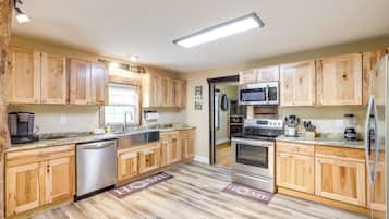 House (2 Bedrooms) | Interior