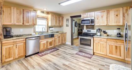 Hike & Relax: Blue Ridge Mountain Retreat!