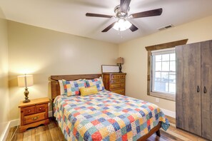 House (2 Bedrooms) | Interior - Hike & Relax: Blue Ridge Mountain Retreat! (Burnsville)