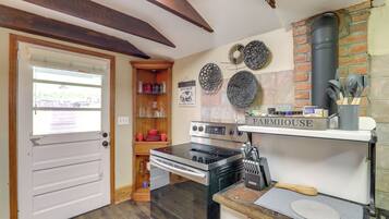 House (1 Bedroom) | Interior