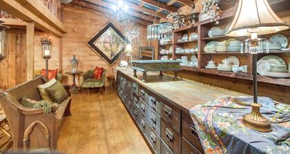 Near Hiking Trails: Spacious Studio in Lawndale