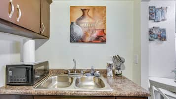 Talo (2 Bedrooms) | Sisätilat