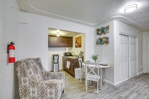 House (2 Bedrooms) | Interior - El Centro Retreat Near Local Parks & Golf Courses (El Centro)
