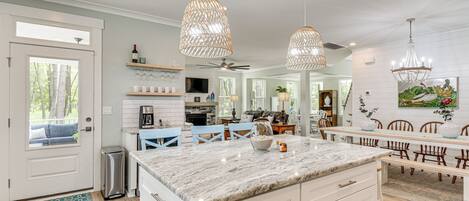 House (4 Bedrooms) | Interior