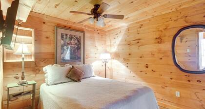 Near South Mountain State Park: Studio w/ Deck!