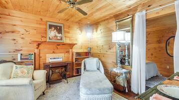 Apartment (0 Bedroom) | Interior