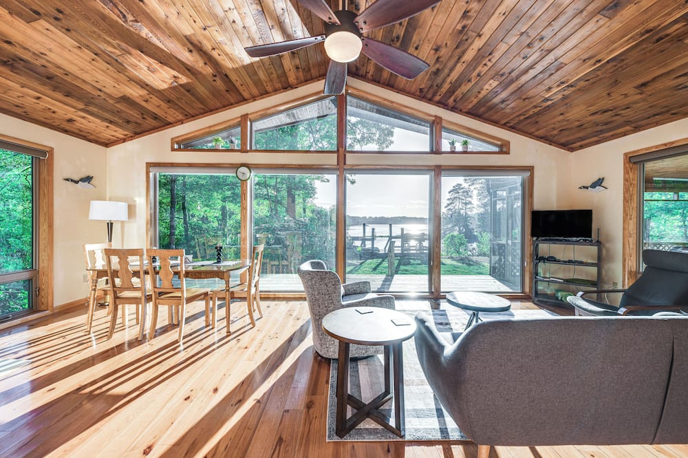 Waterfront Lancaster Cabin ~ 10 Mi to Kilmarnock! - Iberis, VA