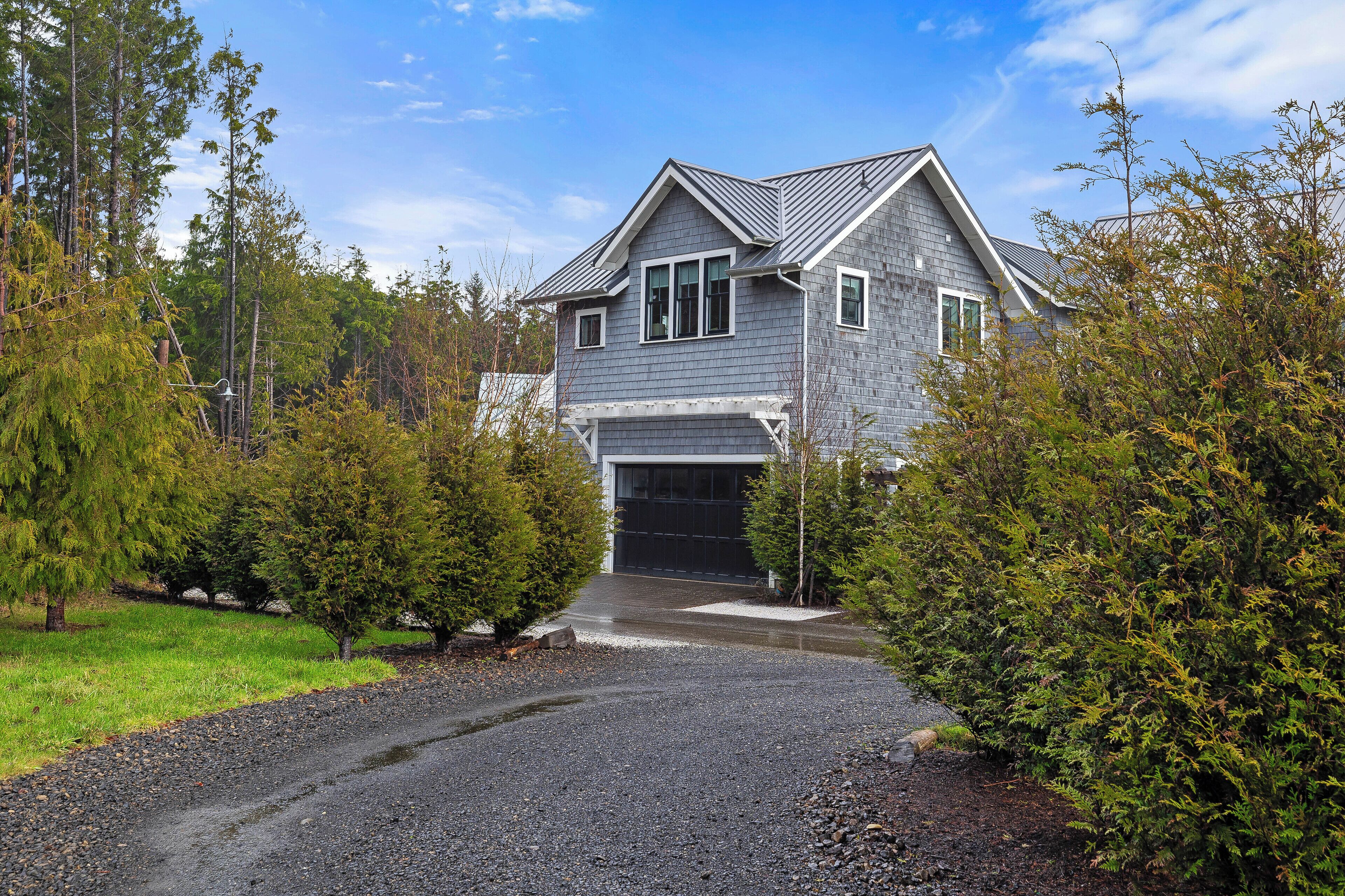 New* Seabrook's Courthaus Cottage, dog-friendly!