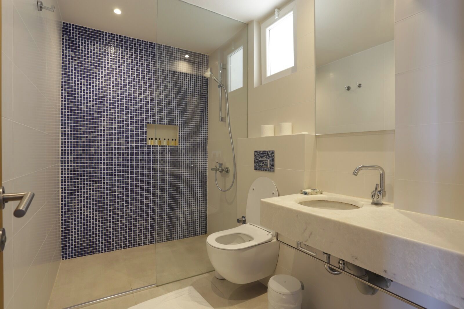 Deluxe Suite, Balcony, Sea View | Bathroom