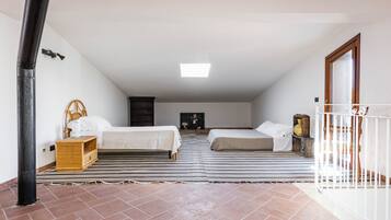 Design House | 3 bilik tidur, meja, seterika/papan seterika, Wi-fi percuma
