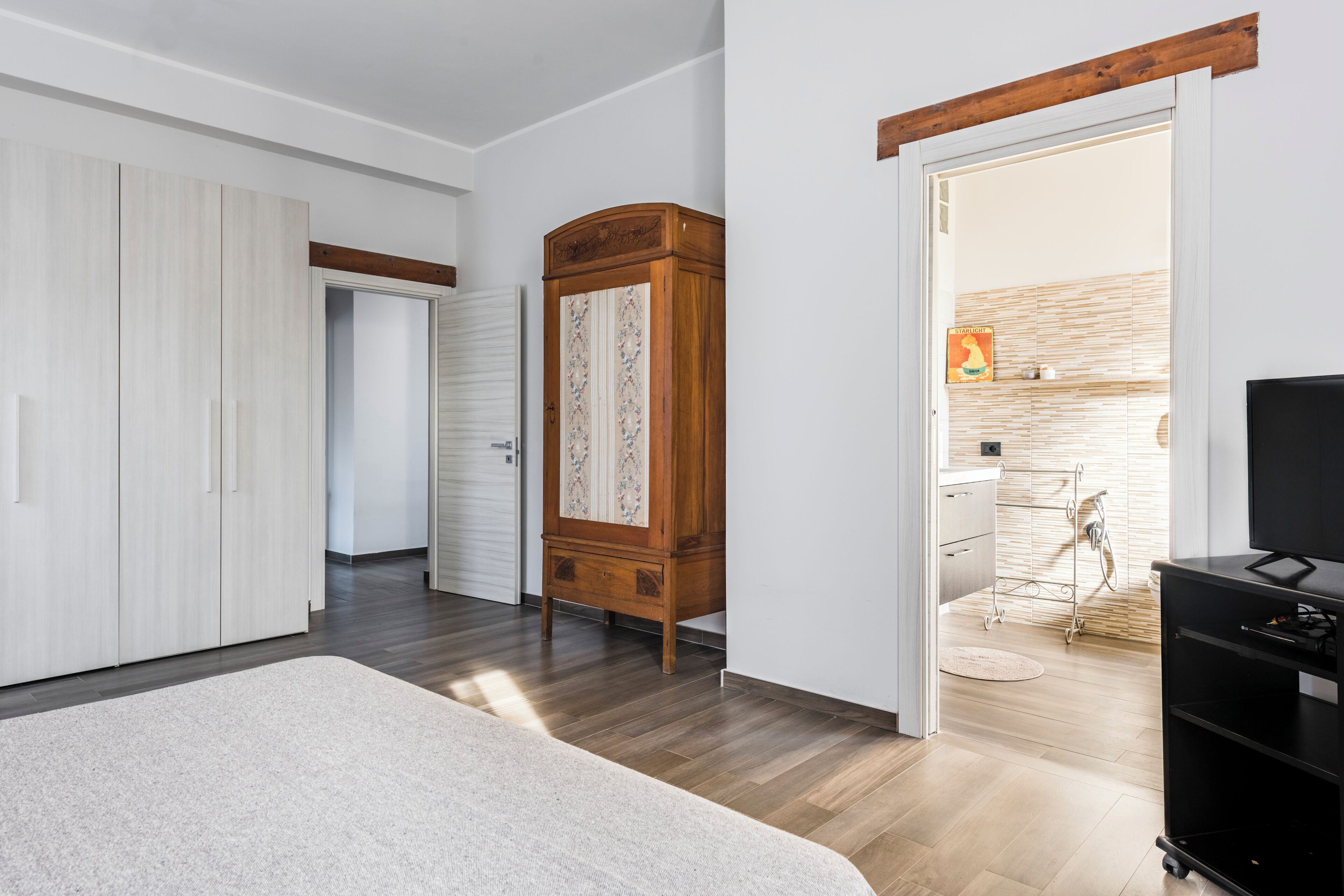 Design House | 3 bedrooms, desk, iron/ironing board, free WiFi