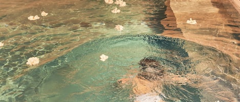 Piscine extérieure (ouverte en saison)