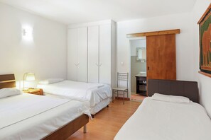 2 dormitorios, tabla de planchar con plancha, wifi y ropa de cama