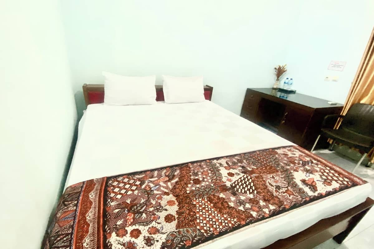 Deluxe Double Room | Free WiFi, bed sheets
