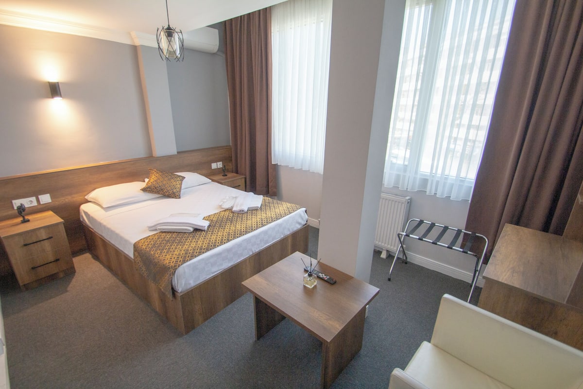 Standard Double Room, City View | Minibar, WiFi (free), individually decorated, individually furnished