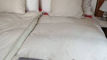 3 Schlafzimmer, BĂŒgeleisen/BĂŒgelbrett, kostenloses WLAN, BettwĂ€sche