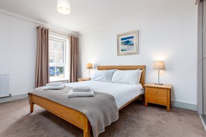 2 bedrooms, iron/ironing board, free WiFi, bed sheets - Kingsbarns House (No 1) (St Andrews)