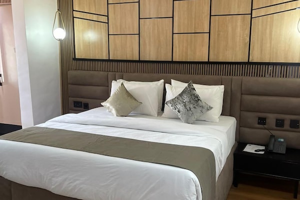 Quarto luxo, 1 cama King, para não fumantes | 1 quarto, roupas de cama de algodão egípcio, roupas de cama premium