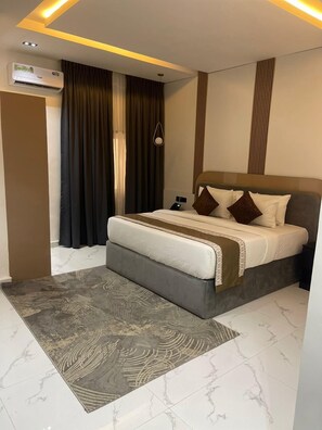 行政套房, 1 张特大床, 无烟房, 私人浴室 | 埃及棉床单、高档床上用品、Select Comfort 床、特色家居