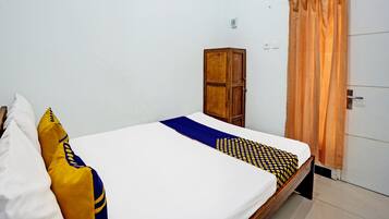 Free WiFi, bed sheets