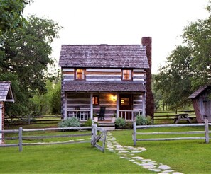 Exterior - Bohl Cabin | Historic | Built in 1850 | Wineries (Fredericksburg)