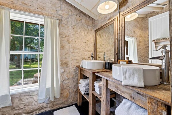 Unclassified image, 1 of 34, button