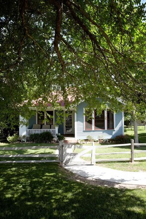 Exterior - NEW Baag Farm House | Historic | Wildlife (Fredericksburg)