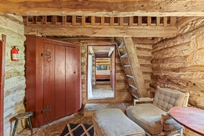 Interior - Kusenberger Log Cabin (Fredericksburg)