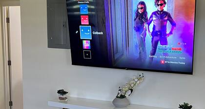 Modern Vacation home - Gated community- Pool house