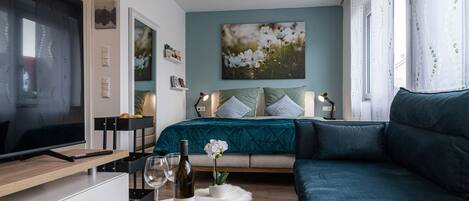 1 bedroom, WiFi, bed sheets