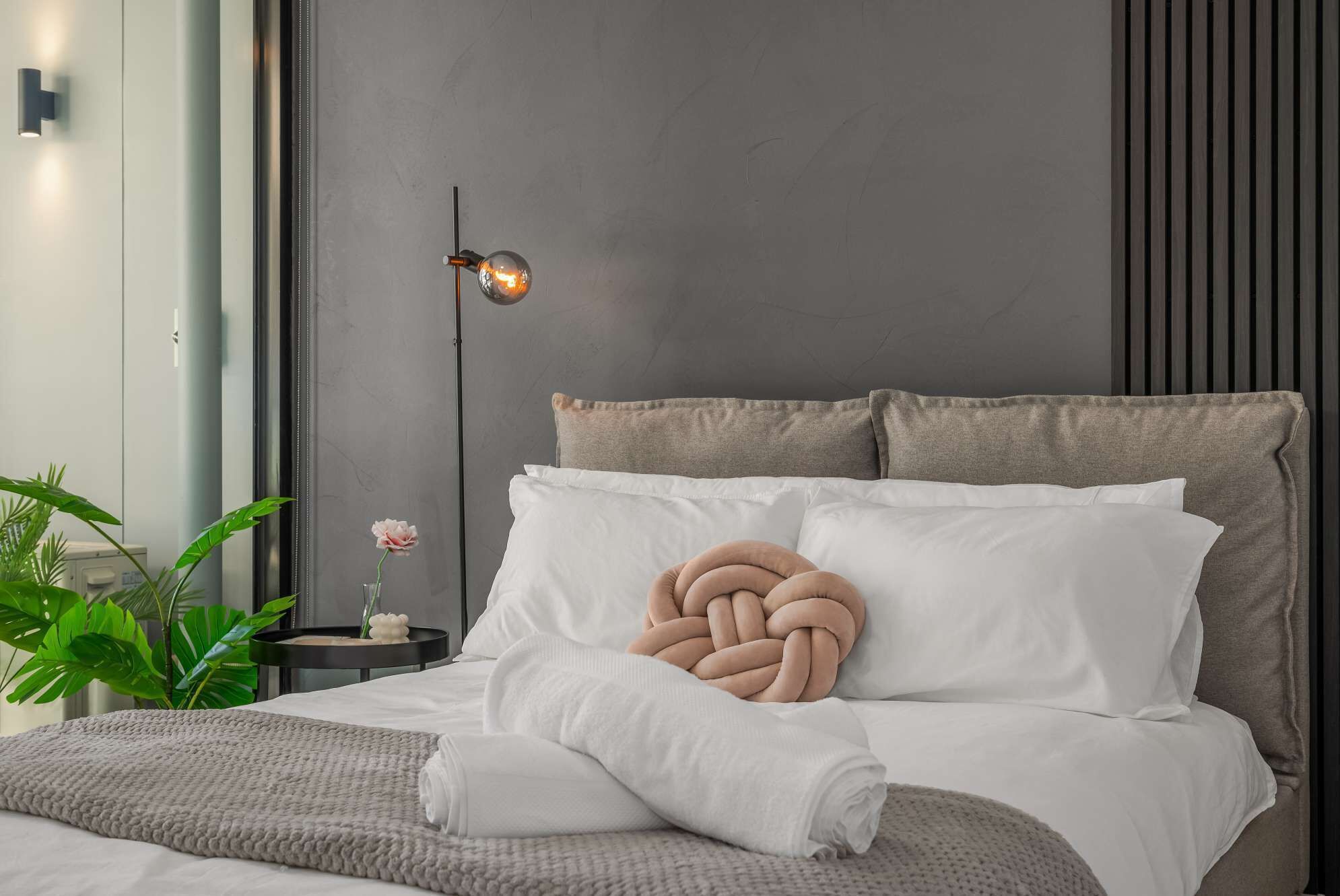 1 habitación, tabla de planchar con plancha, wifi y ropa de cama 