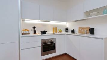 Refrigerador, horno, parrilla de estufa y lavavajillas