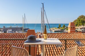 Outdoor dining - Finestra sul golfo - Portopiccolo Apartments (Duino-Aurisina)