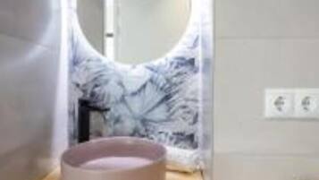 Apartment, 1 Bedroom | Bathroom