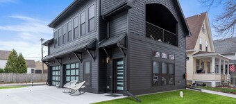 Downtown, Uniquely Designed, Near the Beach