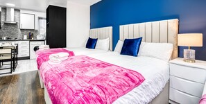 Family Studio | 1 bedroom, desk, free WiFi, bed sheets
