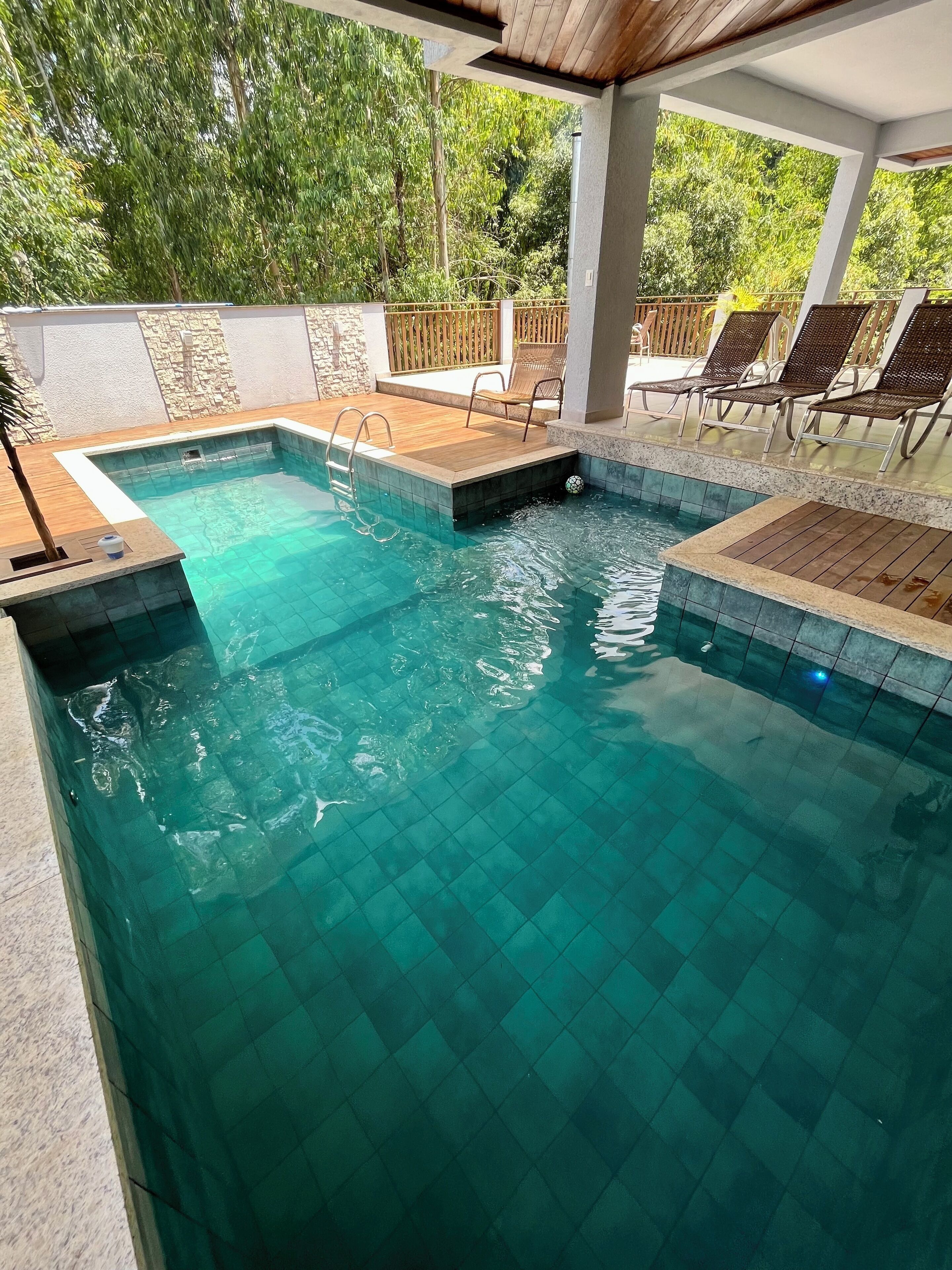 Piscina coberta i piscina a l'aire lliure 