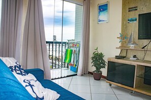 2 bedrooms, iron/ironing board, internet, bed sheets