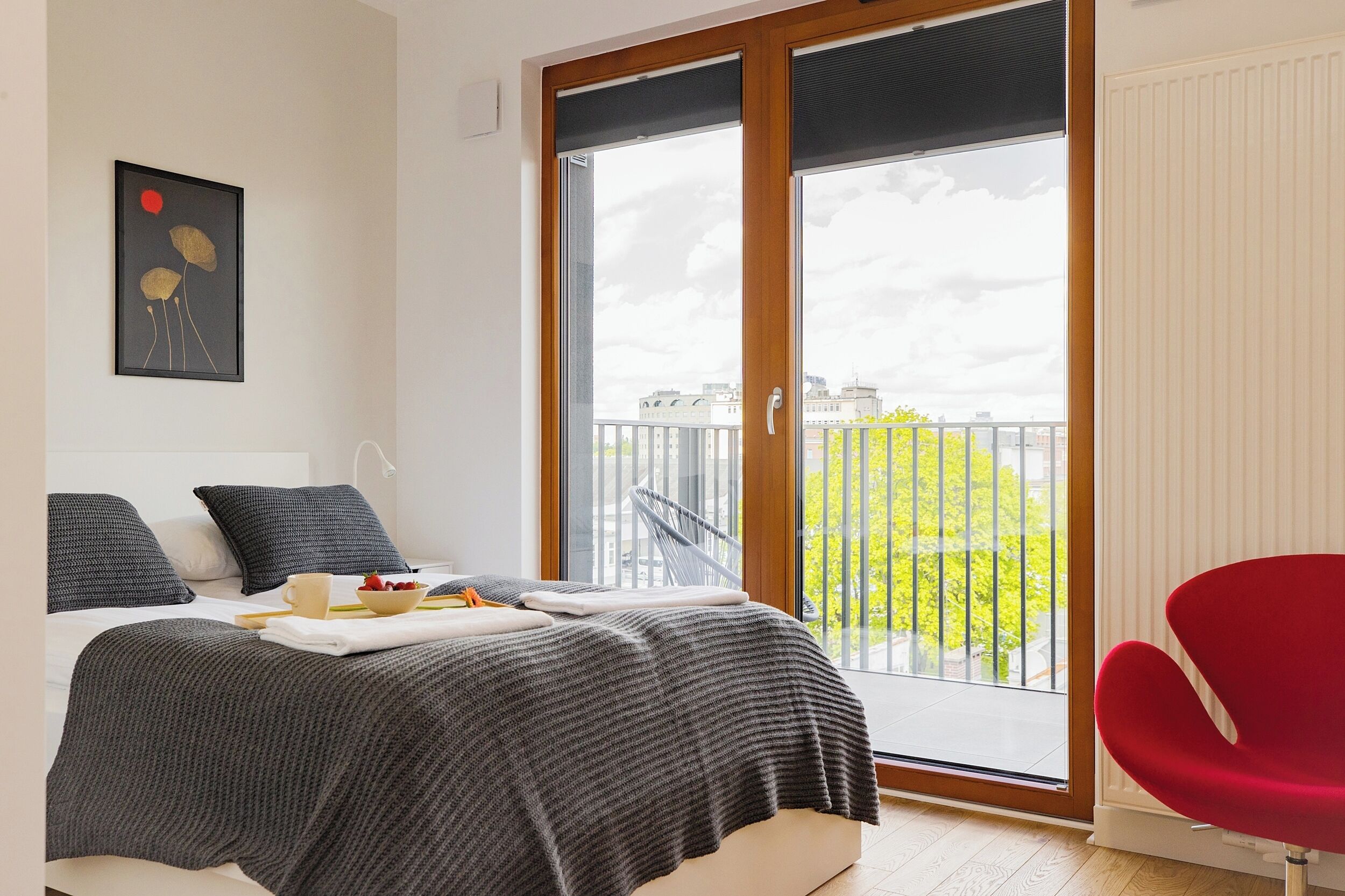 Apartament urbà | 1 dormitori, cortines opaques i planxa i posts de planxar 