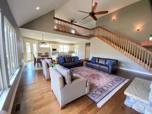 Smart-TV, Kamin, Tischfußball