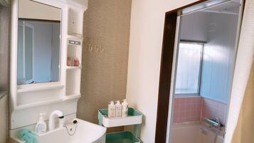 風筒、提供毛巾、番梘、洗頭水