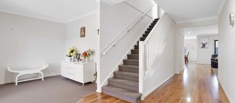 Modern Pakenham Family Home near Lakeside