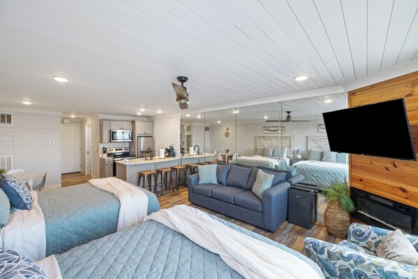 Iron/ironing board, free WiFi, bed sheets