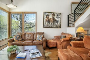 Casa adossada, 4 dormitoris | Interior