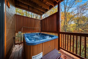Cabin, 3 Bedrooms | Outdoor spa tub