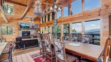 Chalet, Multiple Bedrooms | Dining